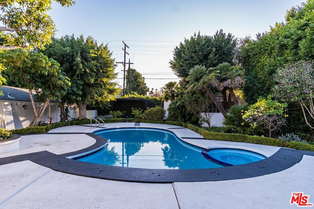 Property Photo: 619 N Rodeo Dr CA 90210