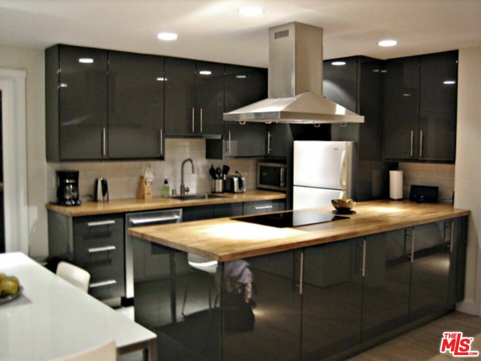 Property Photo: 4125 1/2 Huron Ave CA 90232