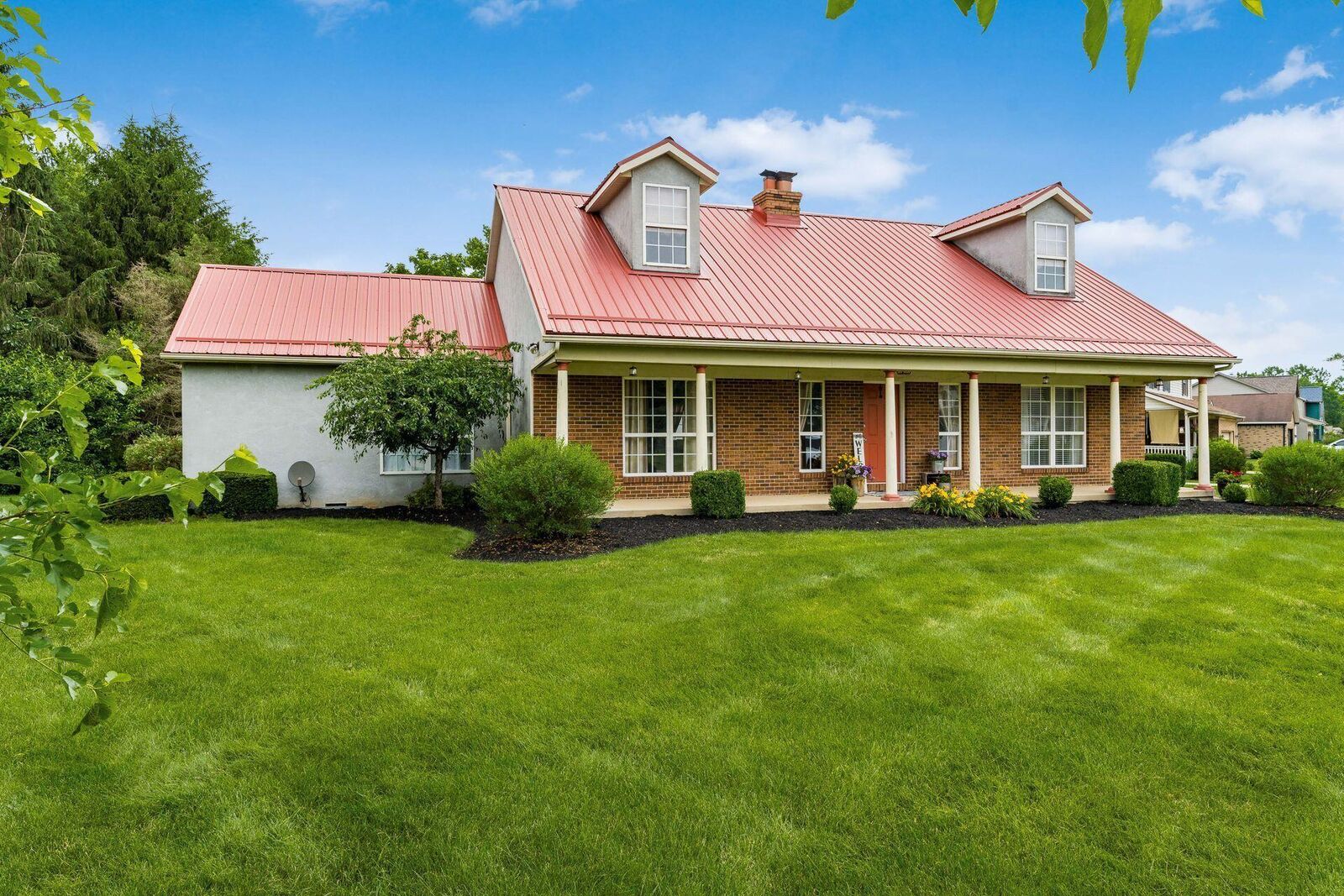 Property Photo:  17 Zellers Lane  OH 43062 