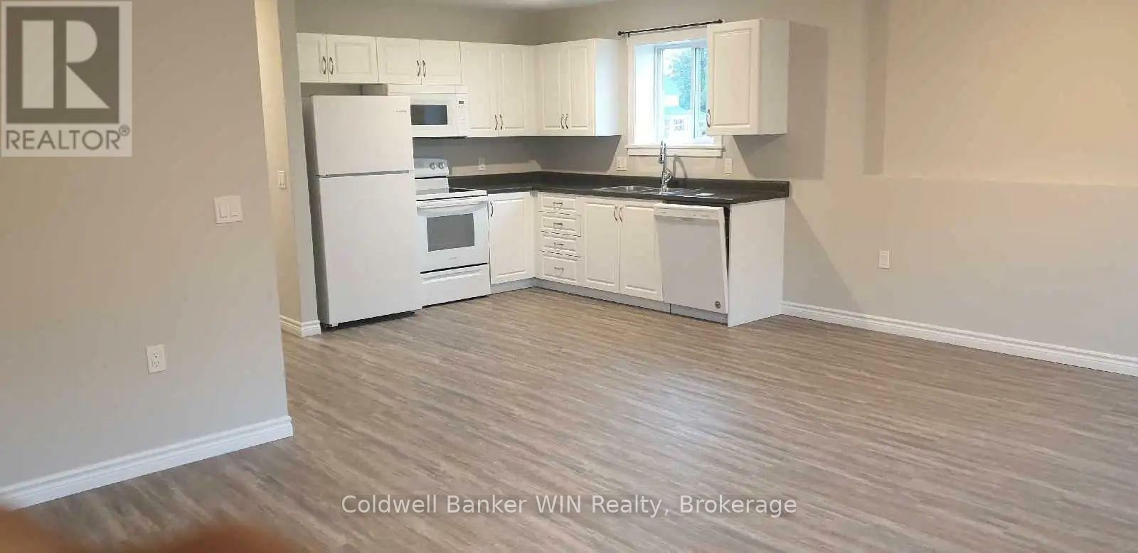 Property Photo: 540 Wallace Avenue South ON N4W 1Y7