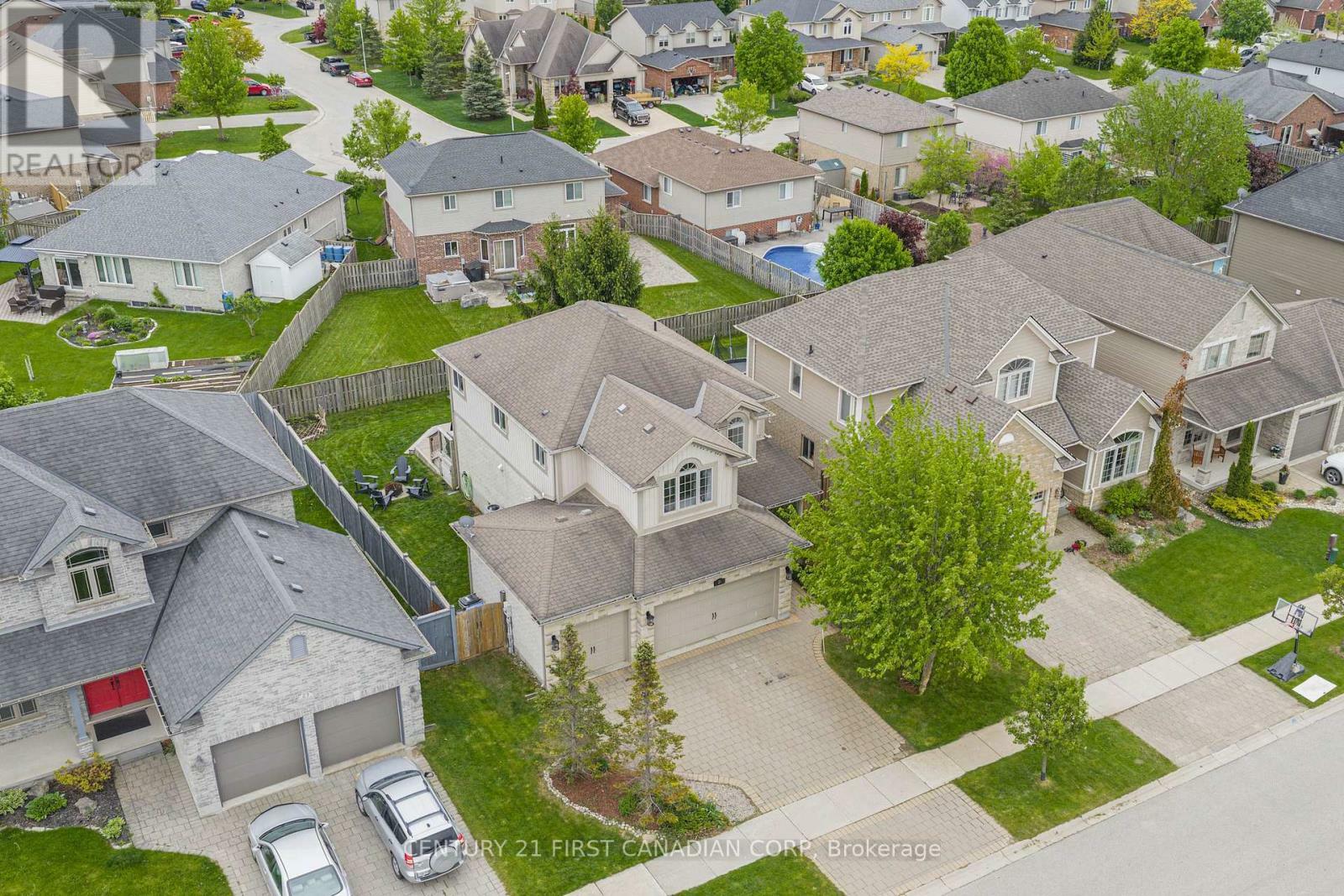 Photo de la propriété: 21 Maplewood Lane ON M0M 2A0
