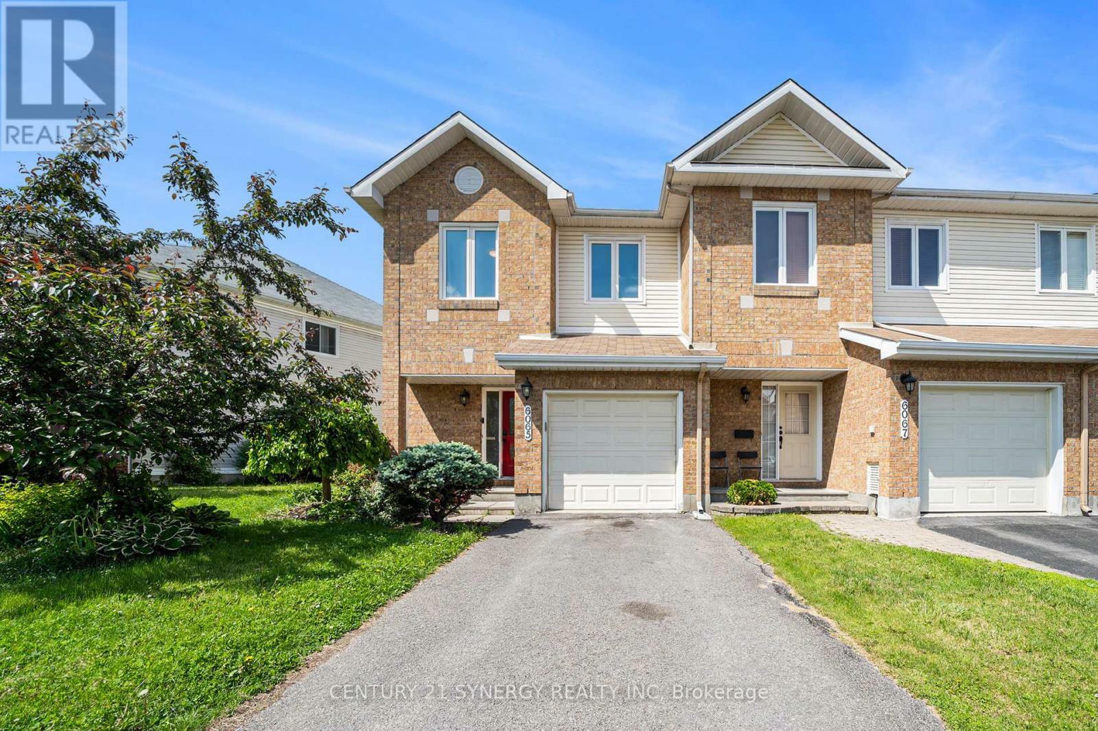 Photo de la propriété: 6065 Pineglade Crescent ON K1W 1H1