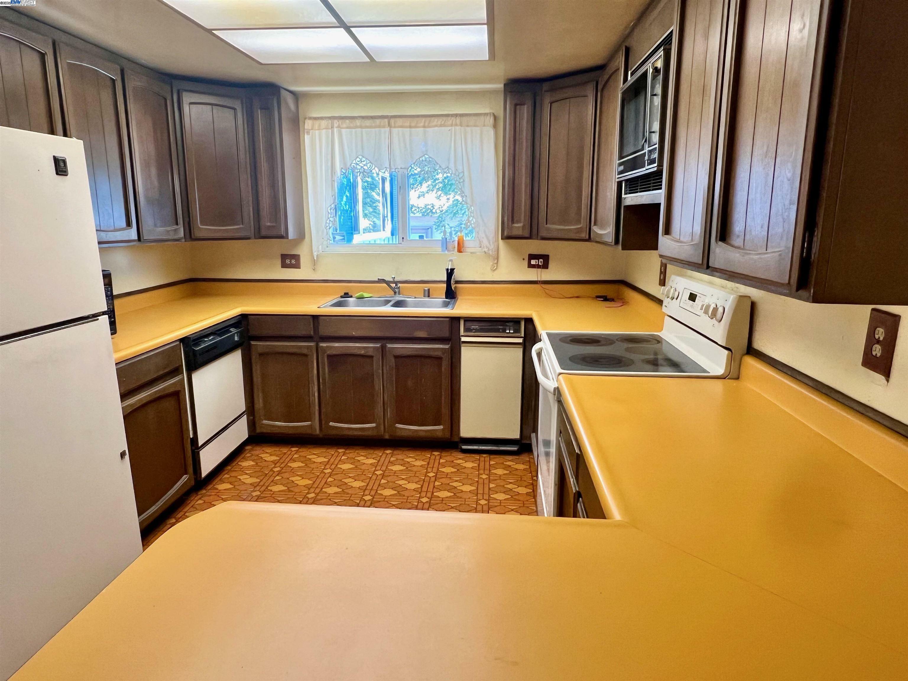 Property Photo:  252 Martin Avenue  CA 94551 
