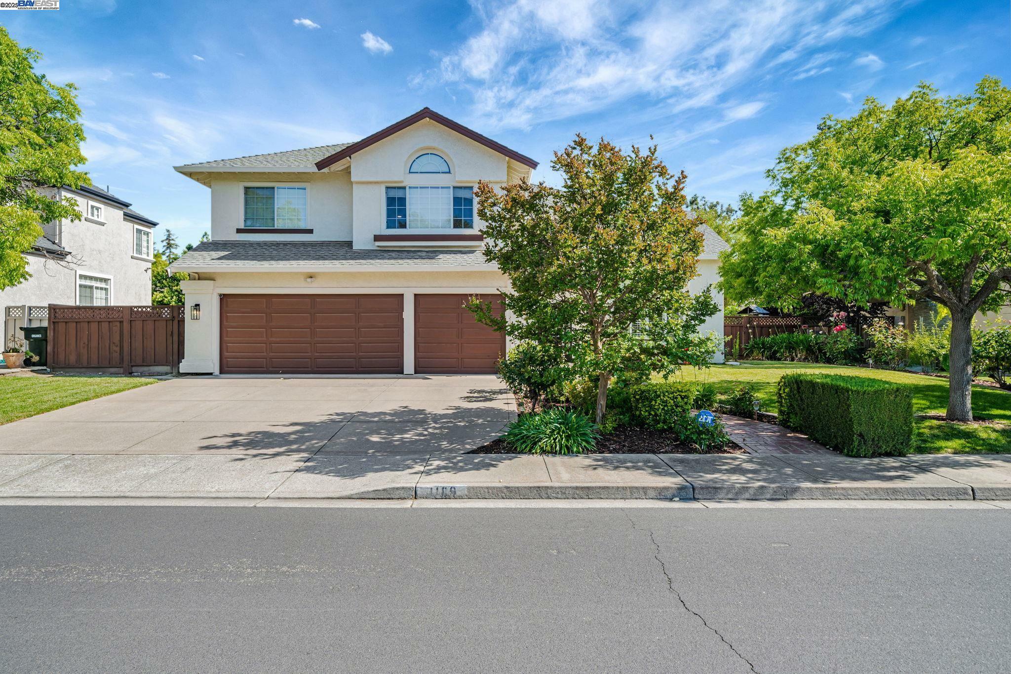 Property Photo: 1189 Riesling Cir CA 94550