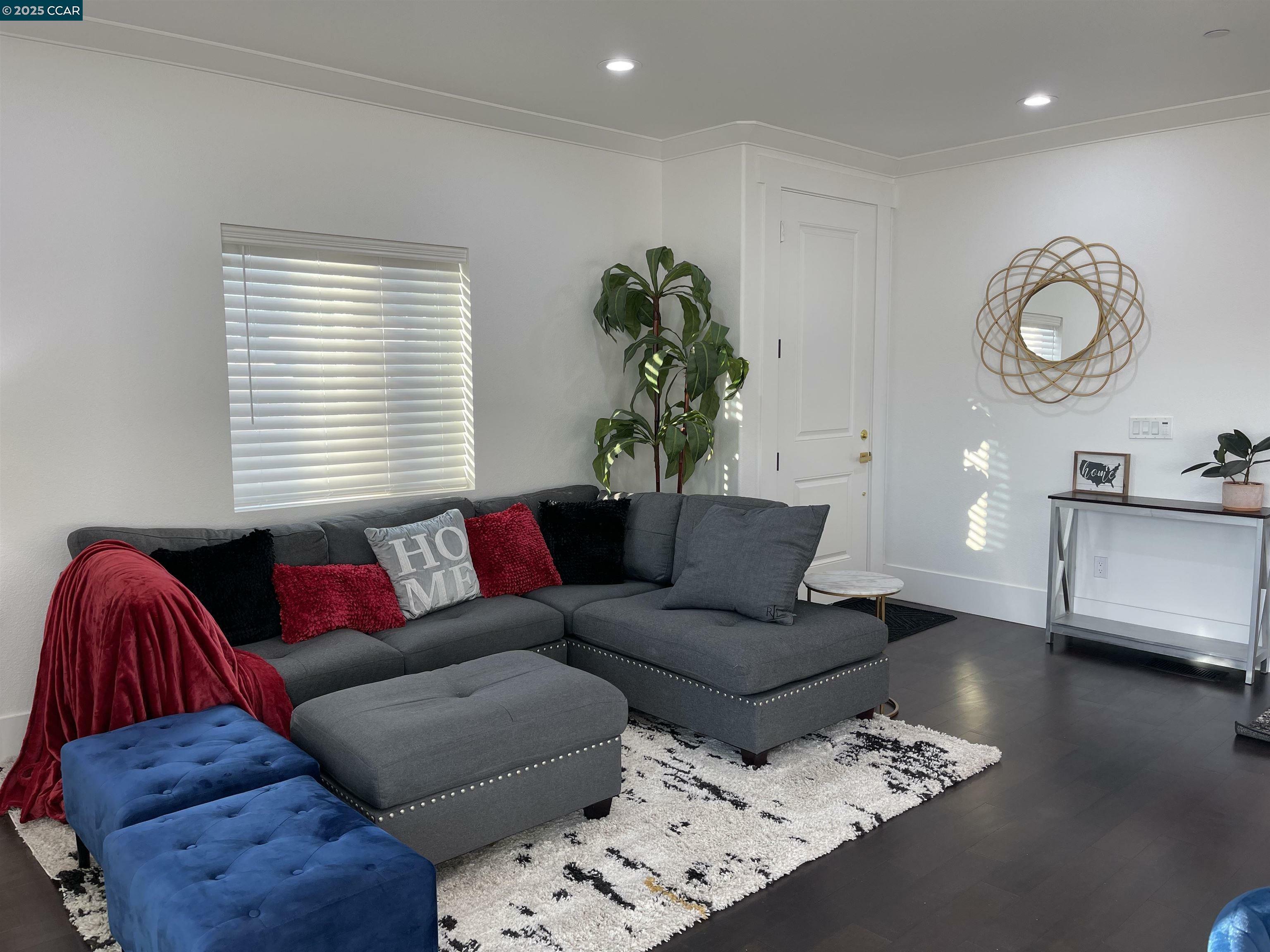 1060 Beacon St  Pittsburg CA 94565 photo