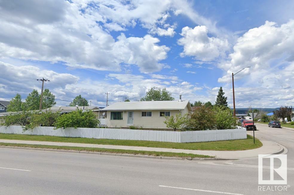 288 Macleod Avenue  Hinton AB T7V 1N4 photo