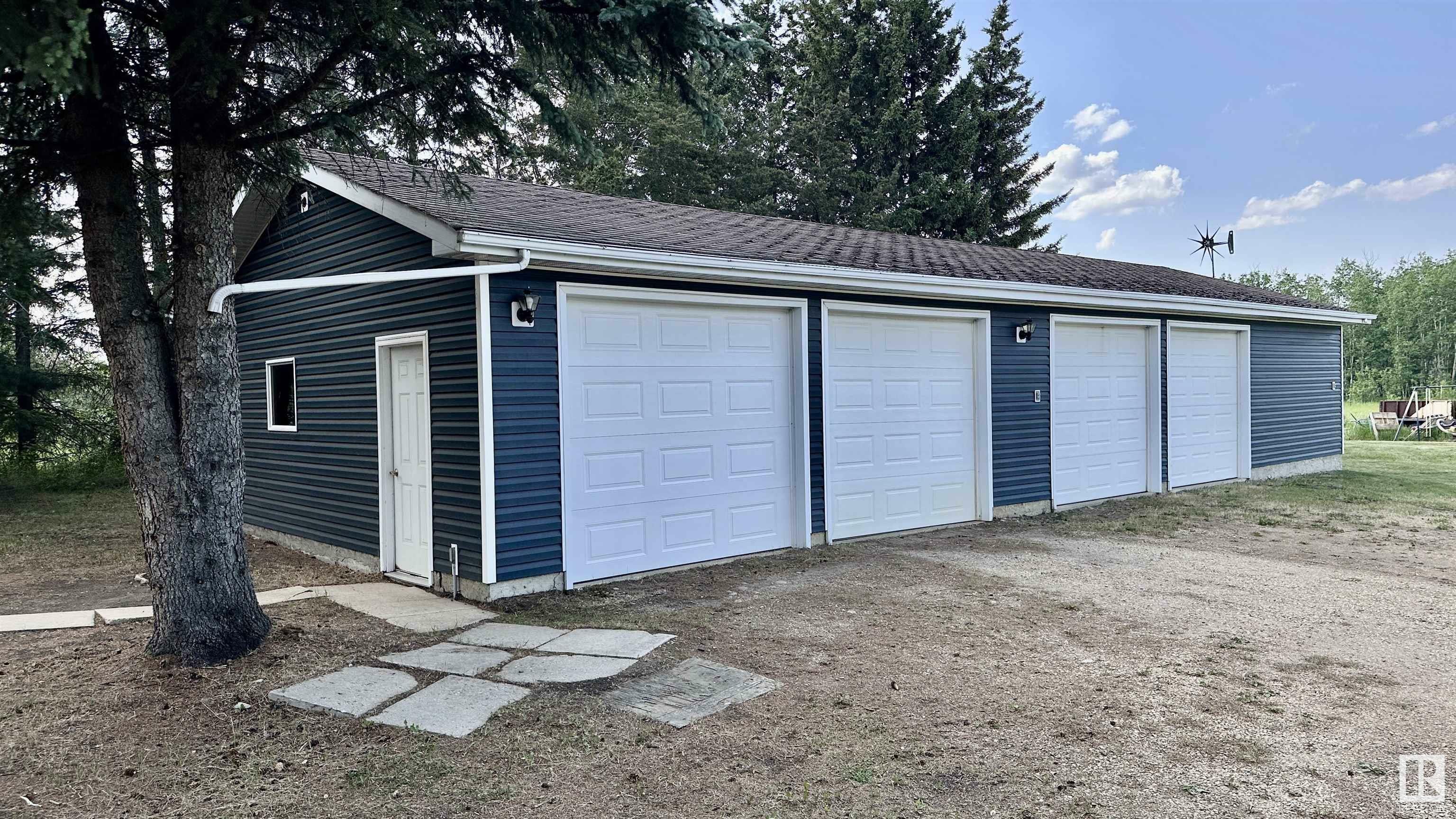 Property Photo: 50448 Rge Road 221 450 AB T0B 3M2
