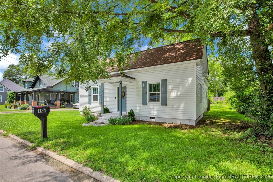 Property Photo:  185 N Fayetteville Street  NC 28371 