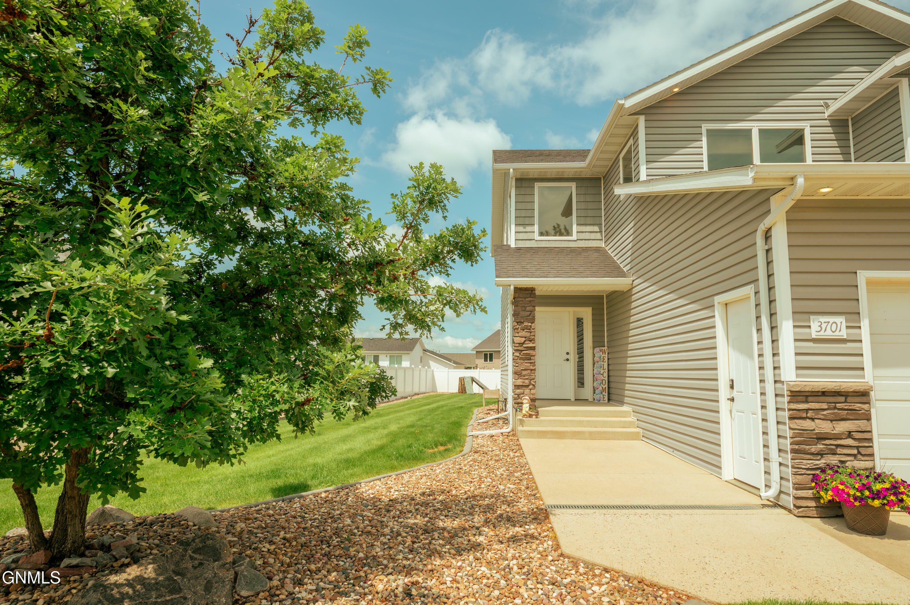 Property Photo: 3701 Woodbend Drive SE ND 58554