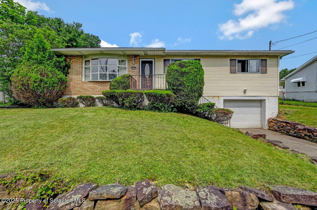 Property Photo: 226 Linda Lane PA 18504