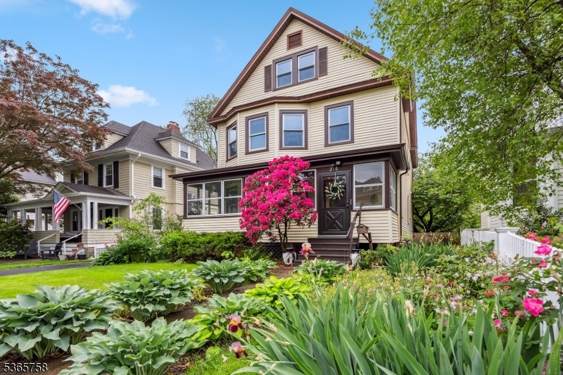 Property Photo: 210 Baldwin St NJ 07028