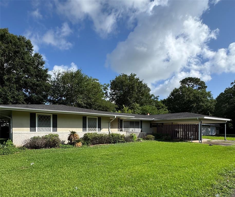 Property Photo:  189 Hilldale Drive  TX 77627 