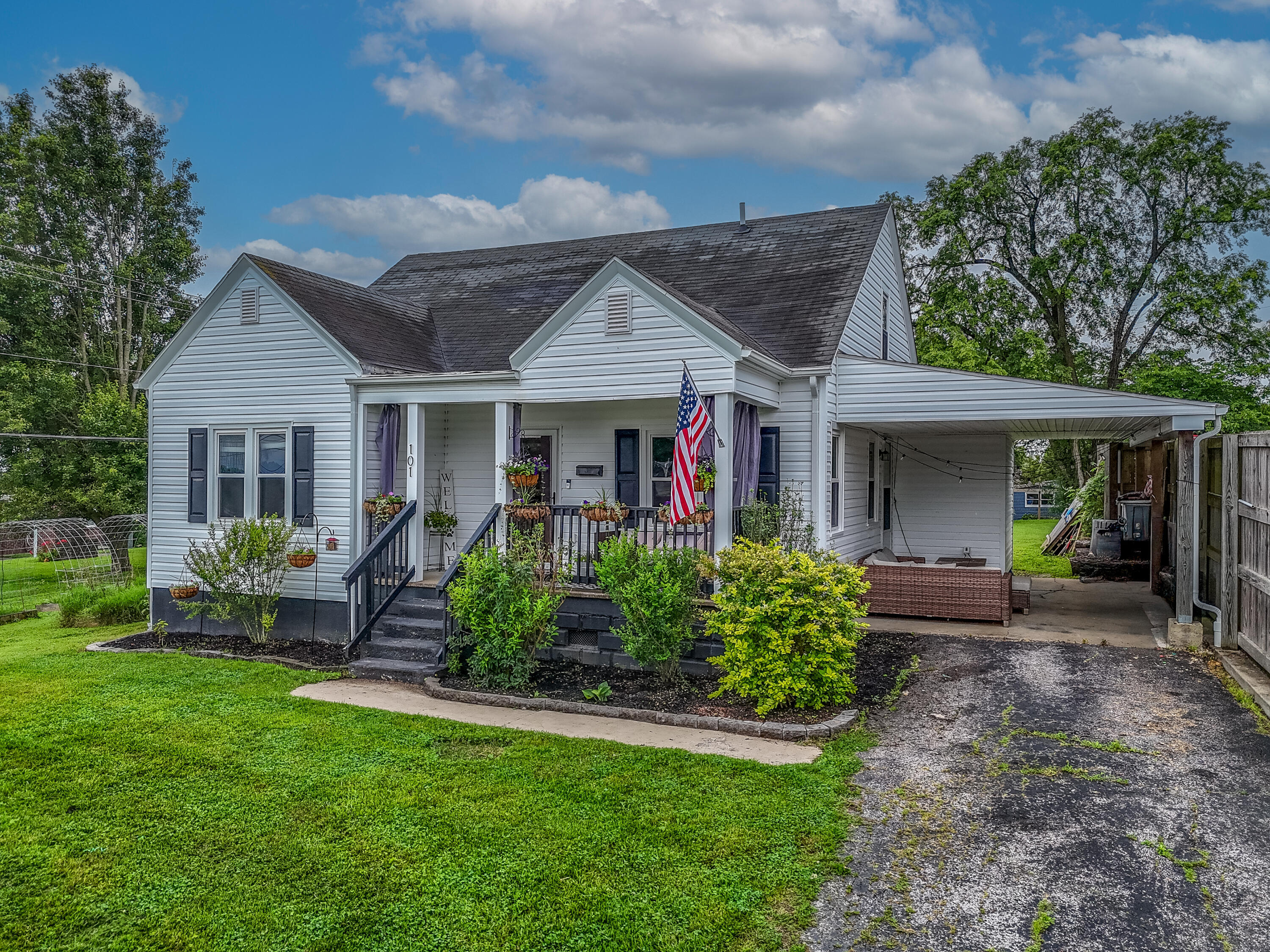 Property Photo: 101 North Parkwood Drive KY 41041