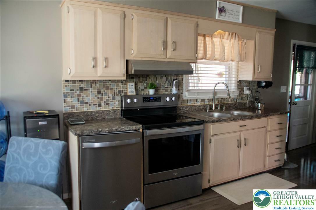 Property Photo: 20 Fredericksville Road PA 19539