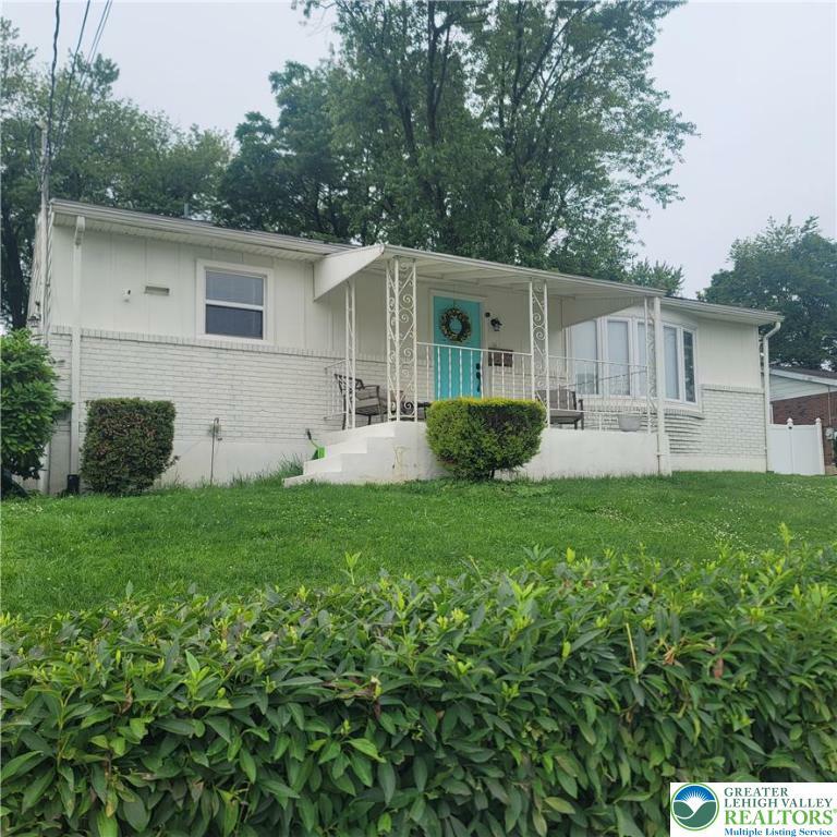 Property Photo: 942 S Front Street PA 18103