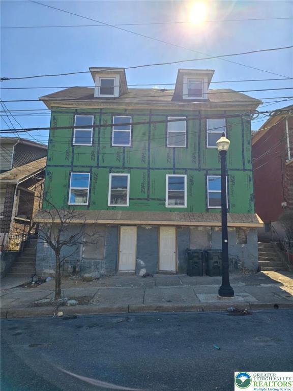 Property Photo: 1288 E 4th 1 PA 18015