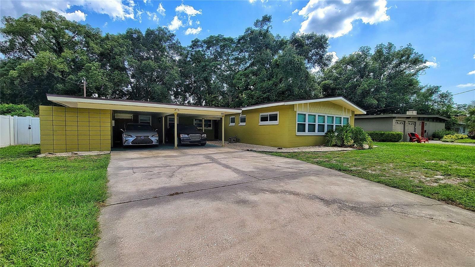 Property Photo: 518 Oranole Road FL 32751