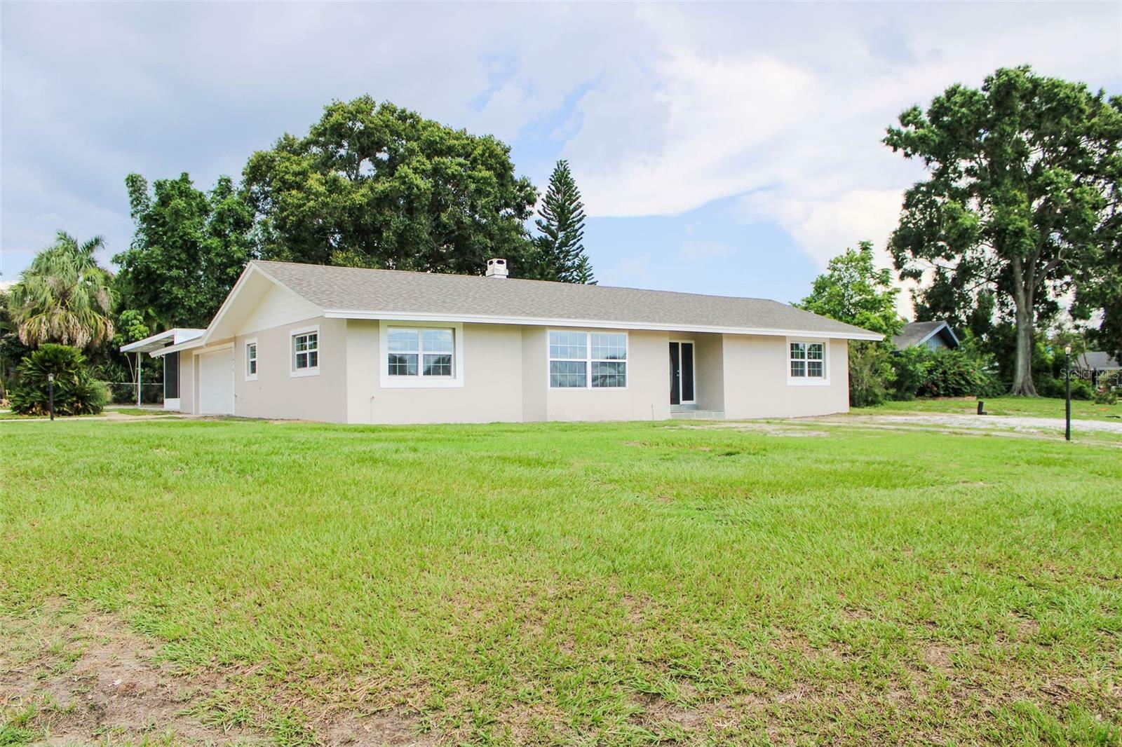 Property Photo: 1476 Avenue F NE FL 33881