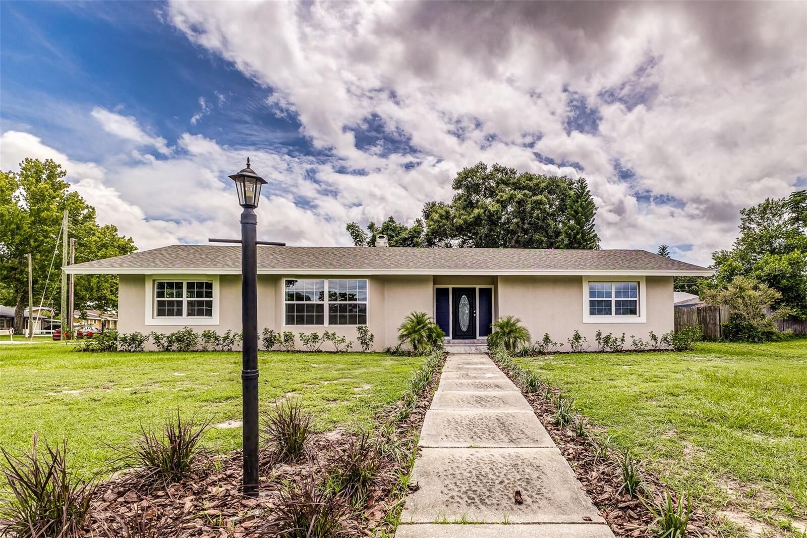 Property Photo:  1476 Avenue F NE  FL 33881 