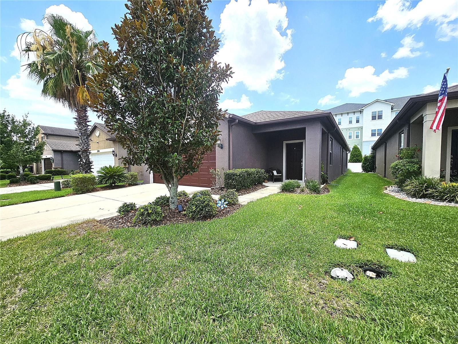 Property Photo: 8402 Red Spruce Avenue FL 33578