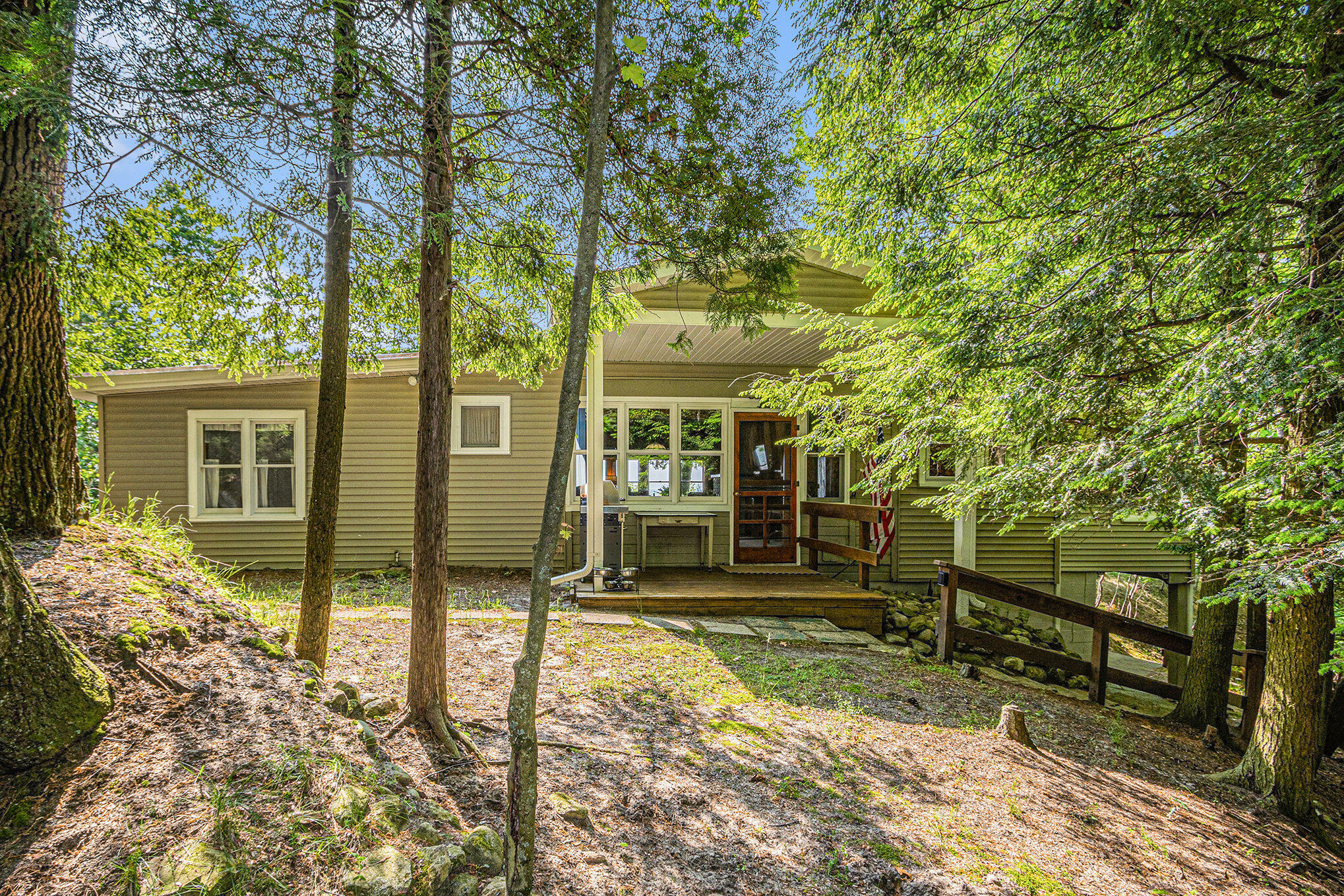 8641 N Perry Avenue  Pentwater MI 49449 photo
