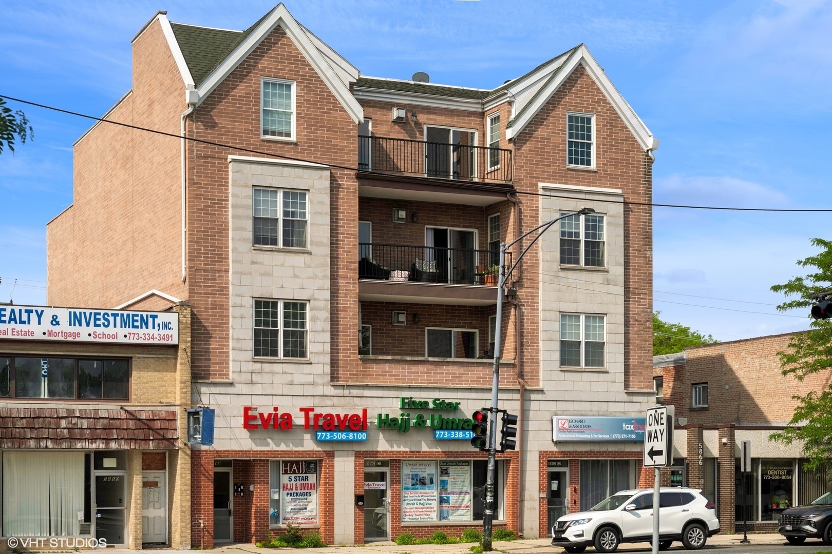 Property Photo: 5862 N Lincoln Avenue 3A IL 60659