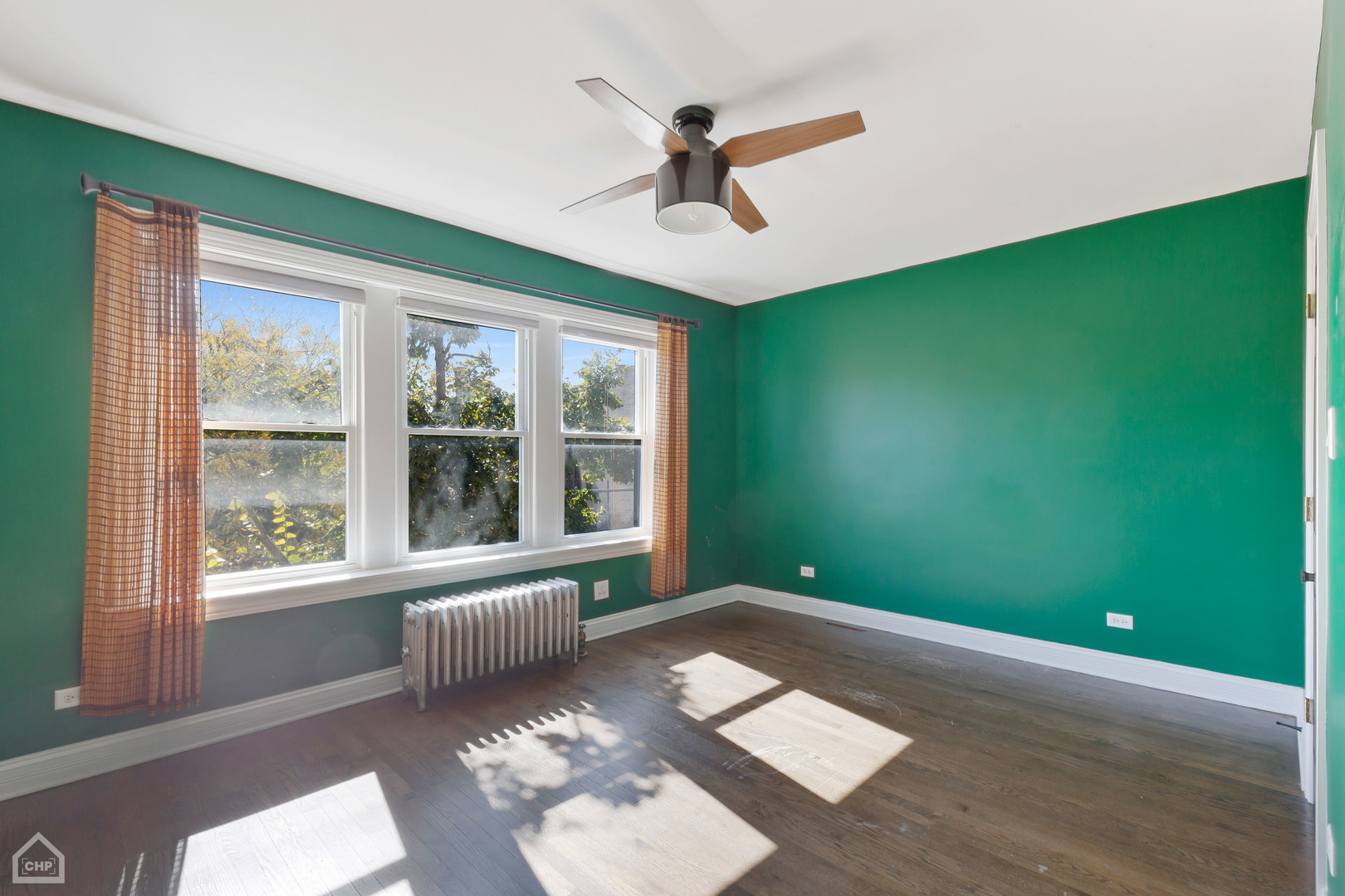Property Photo: 3608 W Dickens Avenue 2F IL 60647