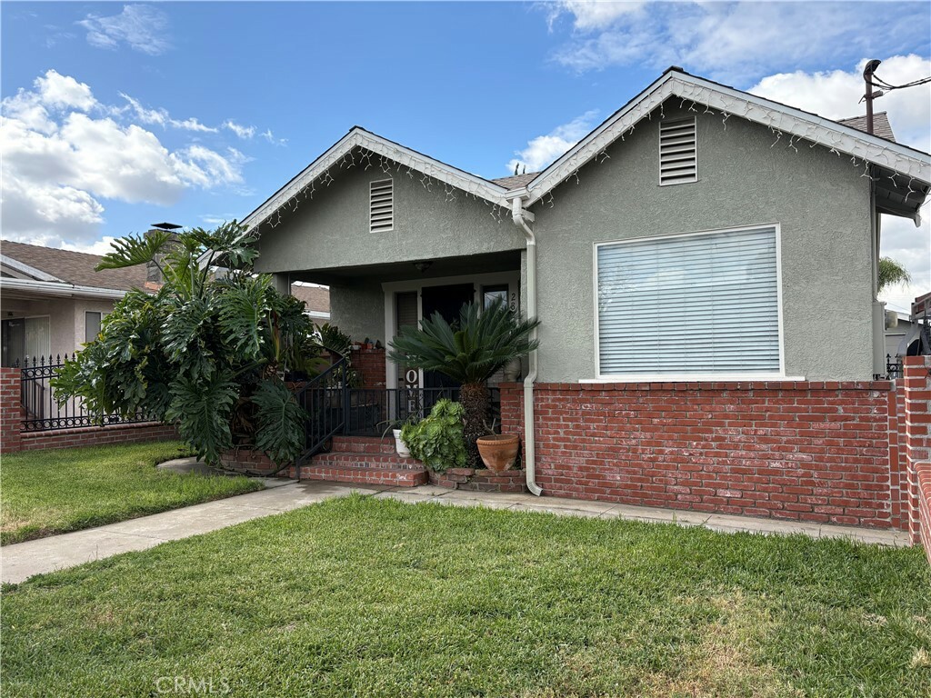 Property Photo:  2820 E 6th Street  CA 90023 
