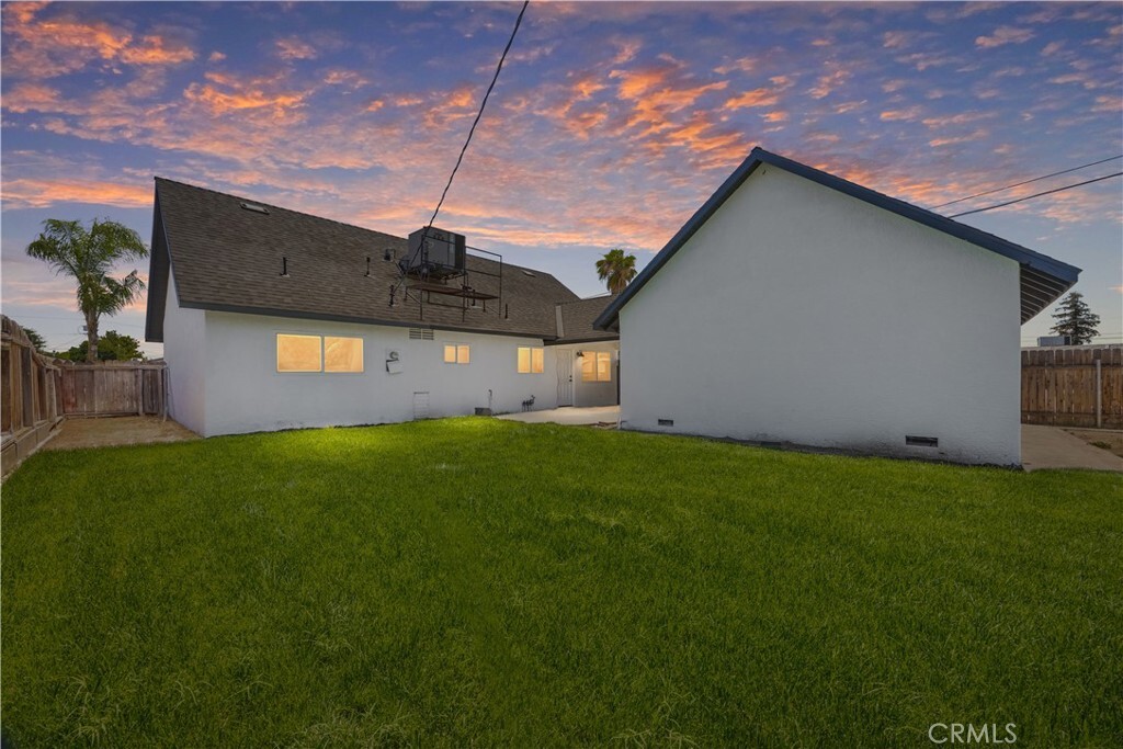 Property Photo: 3009 Delburn Street CA 93304