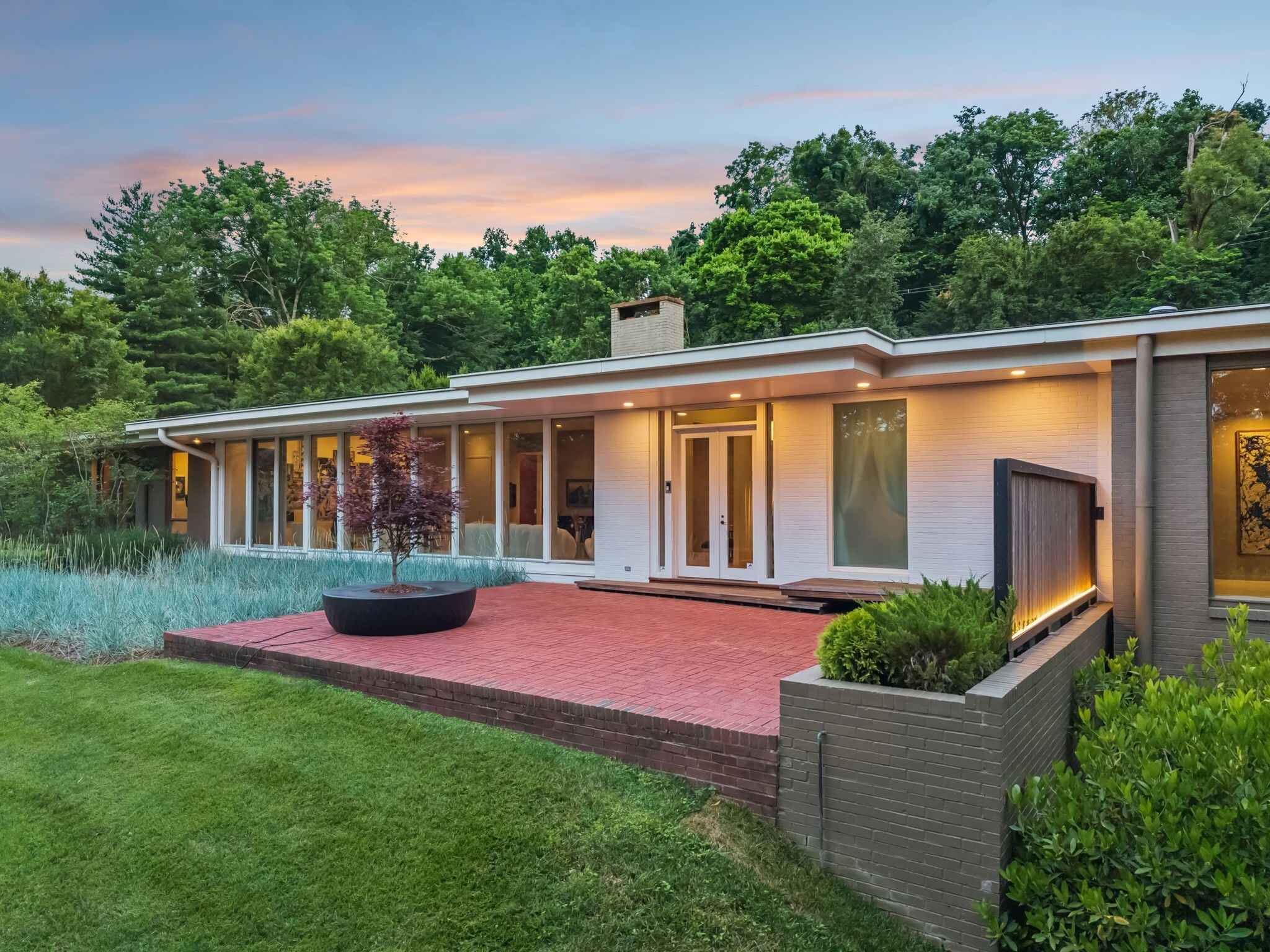 Property Photo: 1091 Lynnwood Blvd TN 37215