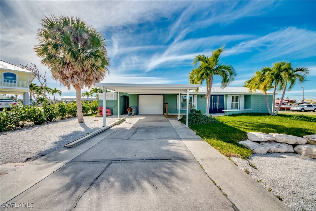 Property Photo:  2891 Cussell Drive  FL 33956 