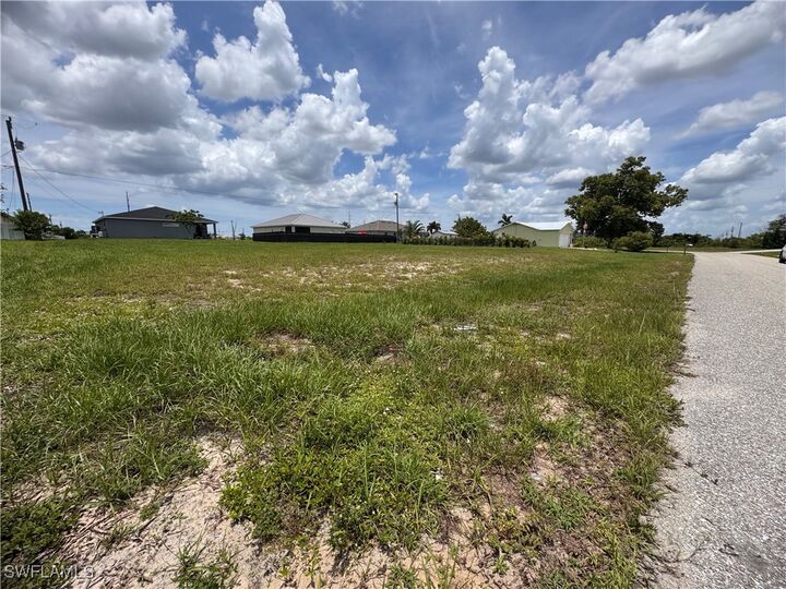 Property Photo:  1908 NE 1st Avenue  FL 33909 