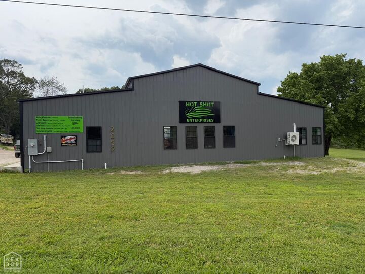 Property Photo: 2052 Central Boulevard AR 72619