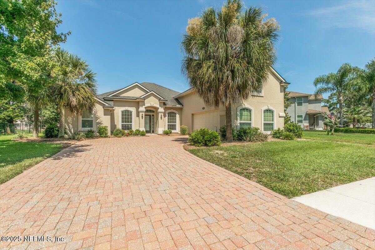 Property Photo: 11780 Paddock Gates Drive FL 32223