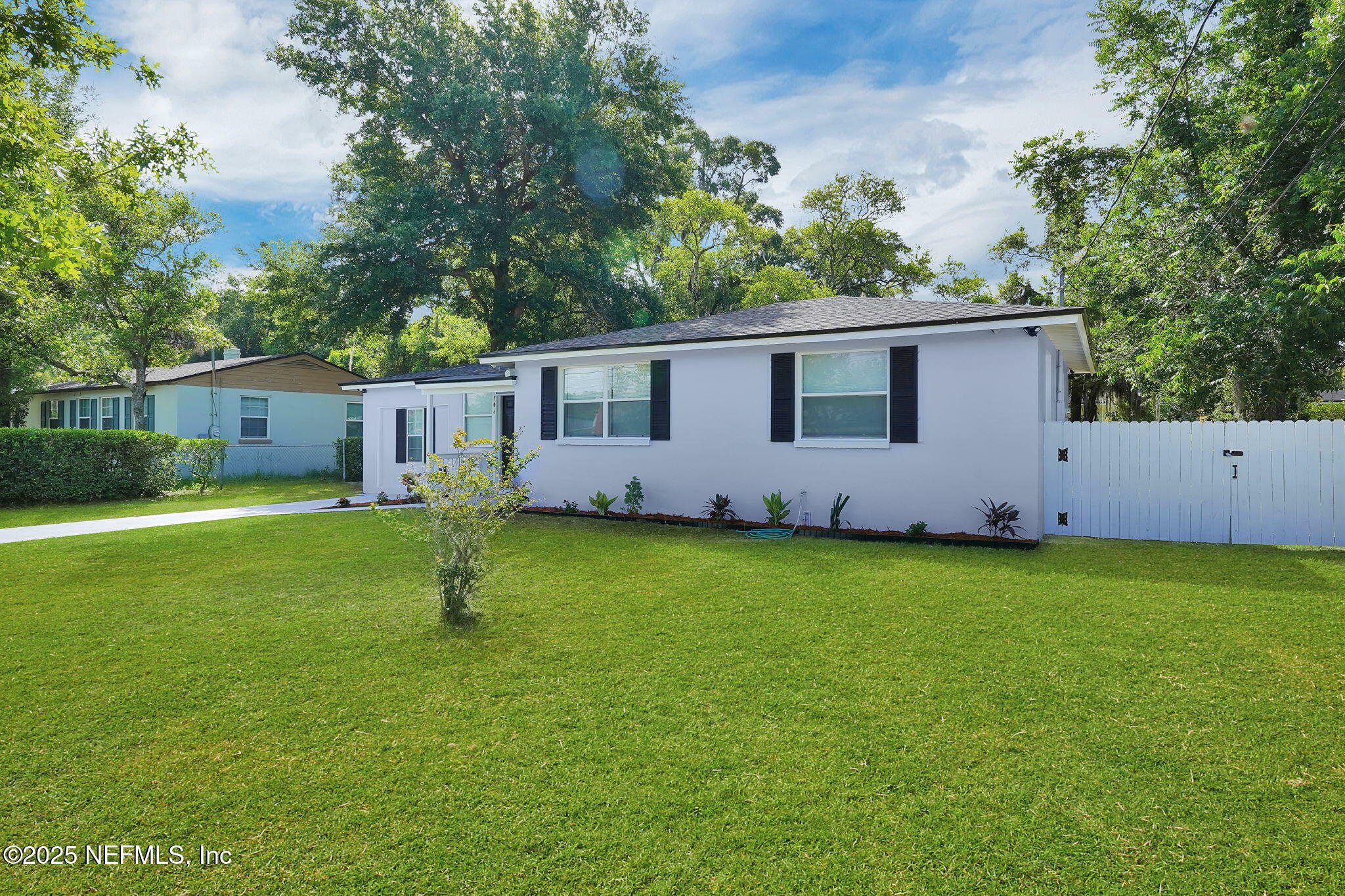 Property Photo:  904 Kennard Street  FL 32208 