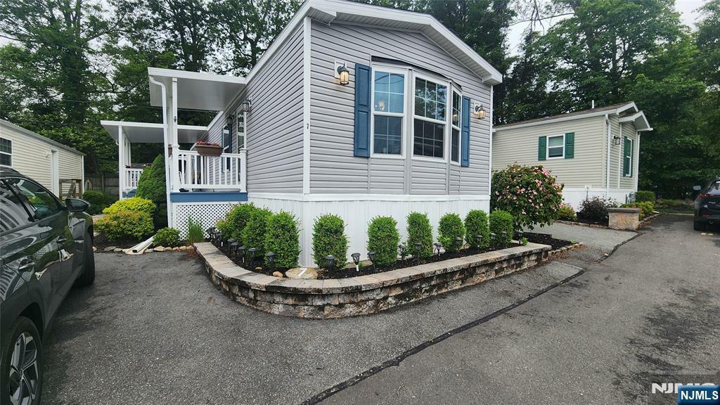 Property Photo:  7 Makepeace Drive  NJ 07438 