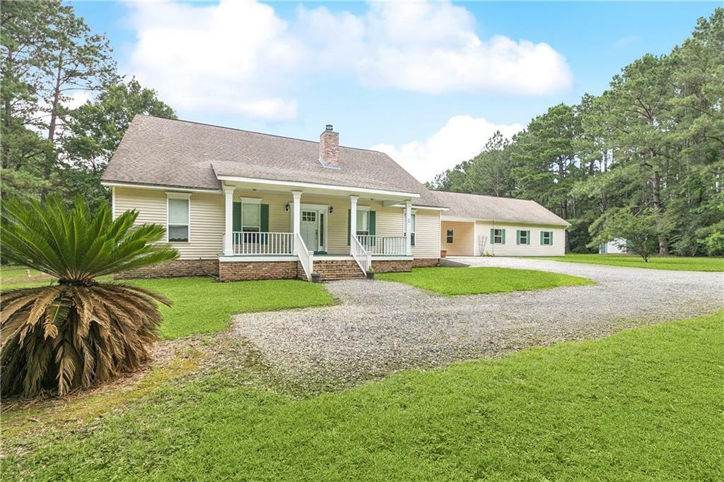Property Photo: 76275 Louis Quave Road LA 70435