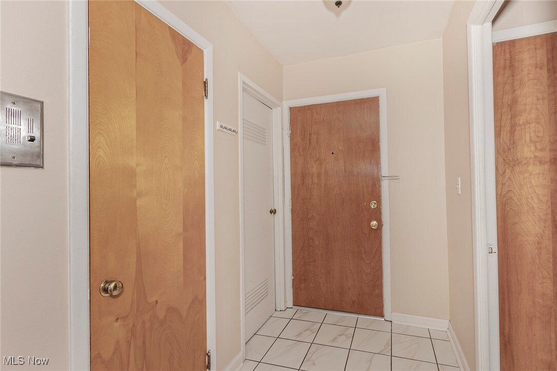 Property Photo: 3271 Warrensville Center Road 4A OH 44122