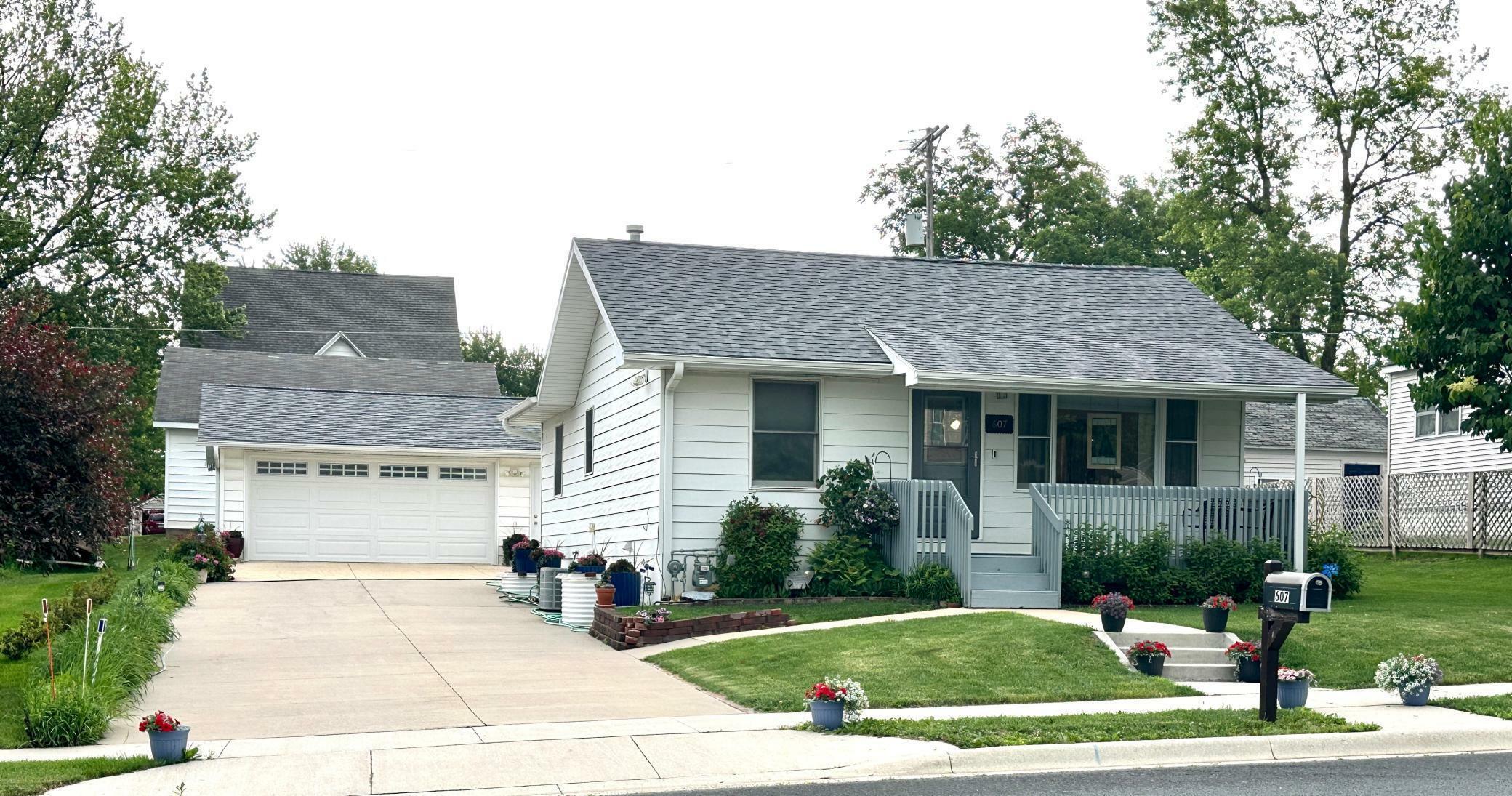 Property Photo:  607 S Washington Avenue  MN 55975 