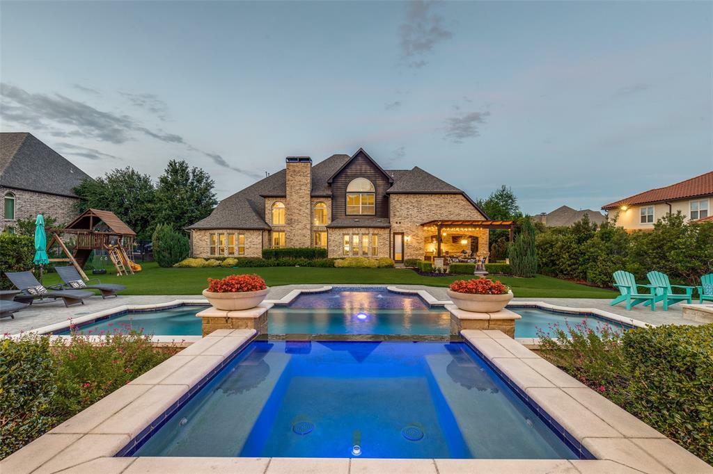 Property Photo: 812 Lexington Terrace TX 76092