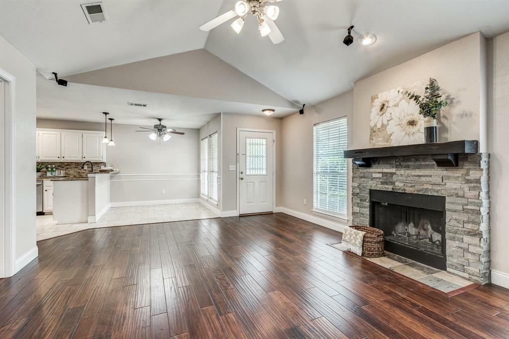 Property Photo:  1916 Maplewood Trail  TX 76034 