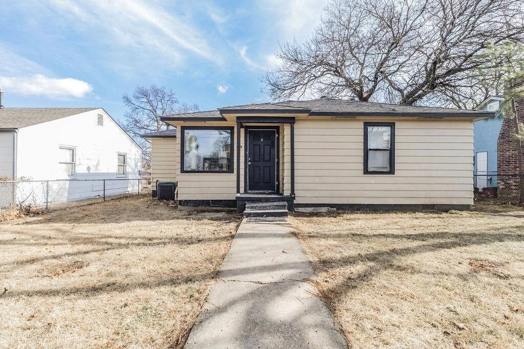 845 S Wright Street  Siloam Springs AR 72761 photo
