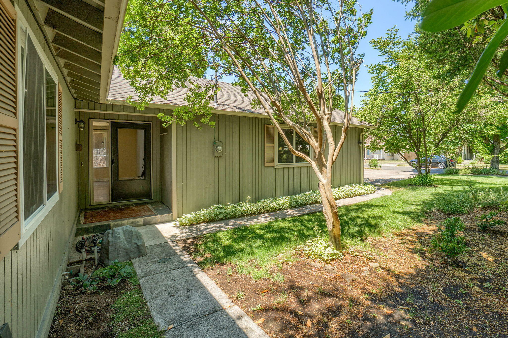 Property Photo: 918 Reddy Avenue OR 97504