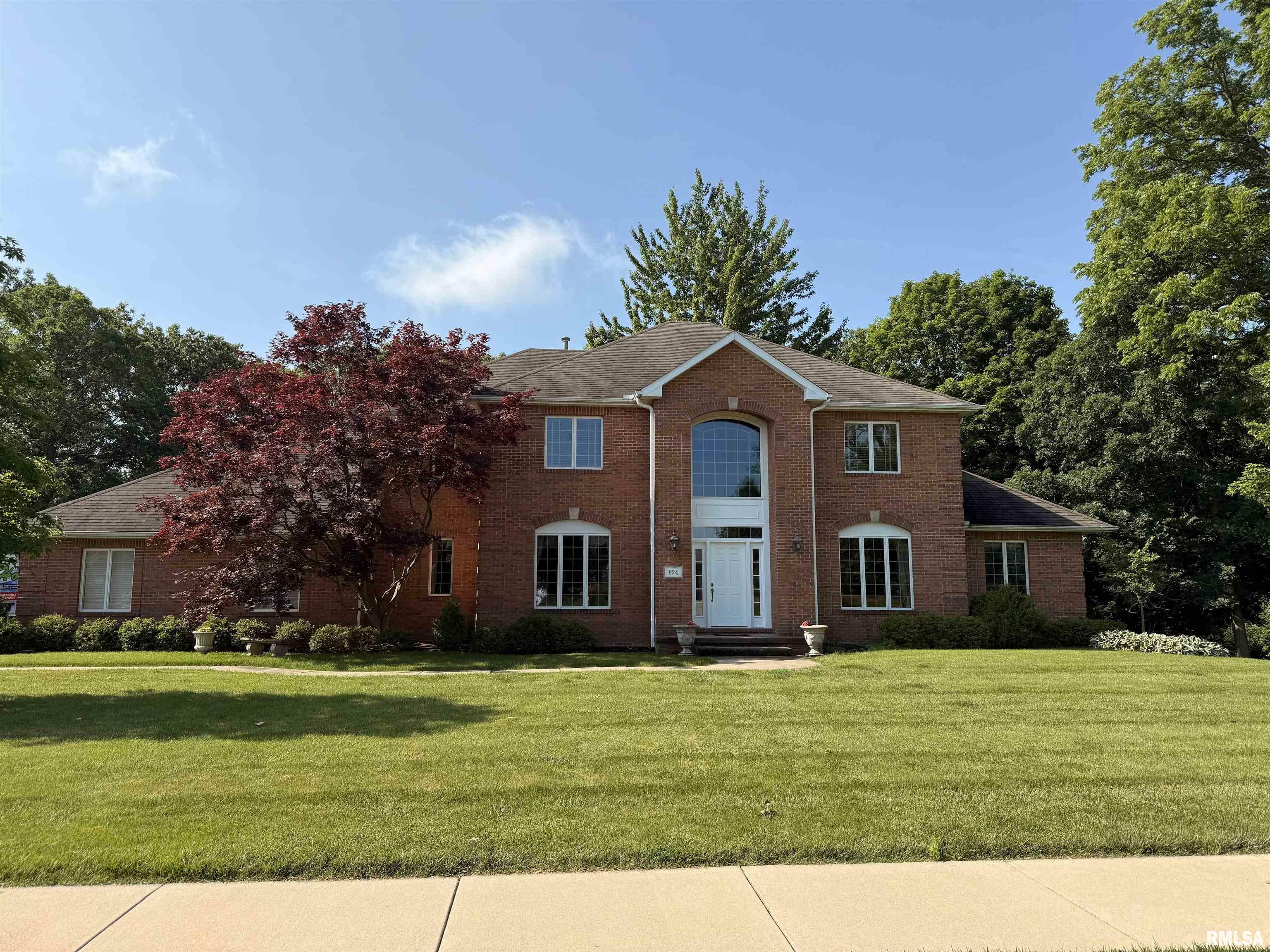 Property Photo:  924 W Bridgetowne Court  IL 61525 