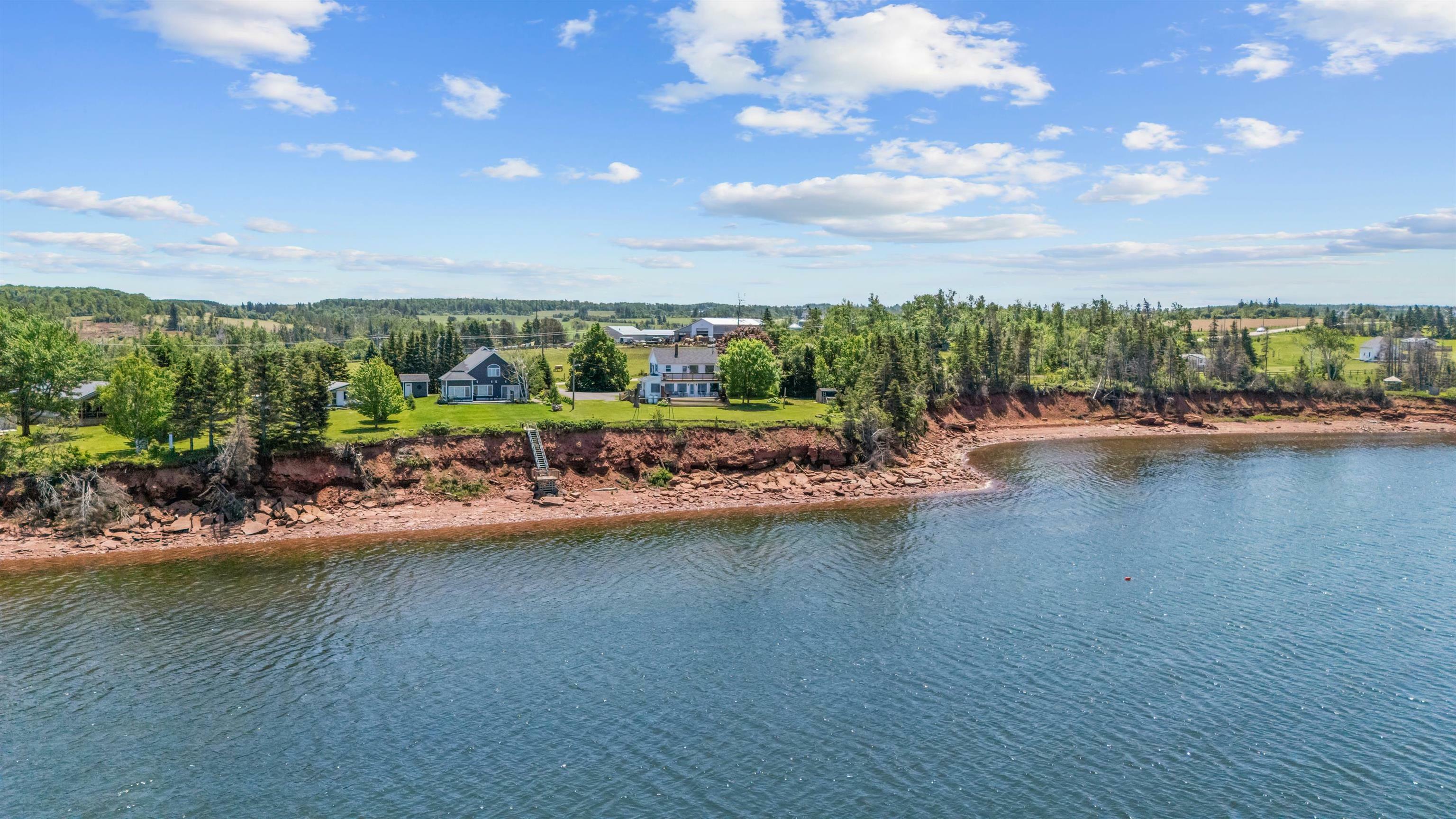 Property Photo: 9822 Cavendish Road PE C0A 1N0