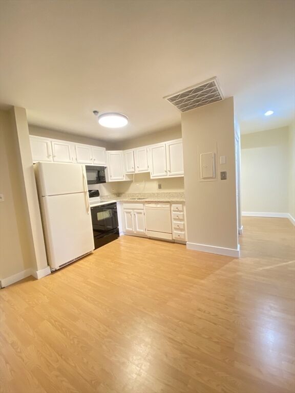 Property Photo:  160 Commonwealth 407  MA 02116 
