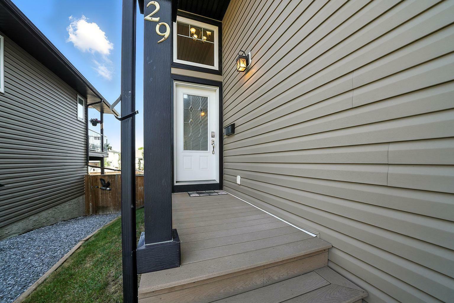 Property Photo: 29 Portway Close AB T4M 0G8