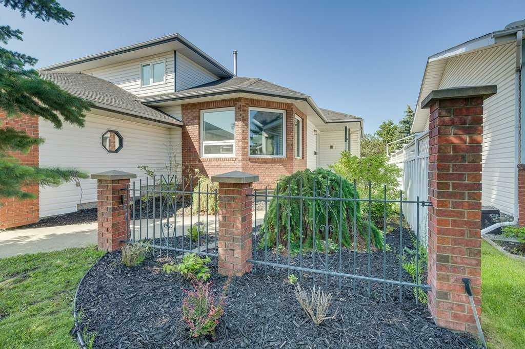 Property Photo:  138 Douglas Avenue E  AB T4R 2G6 