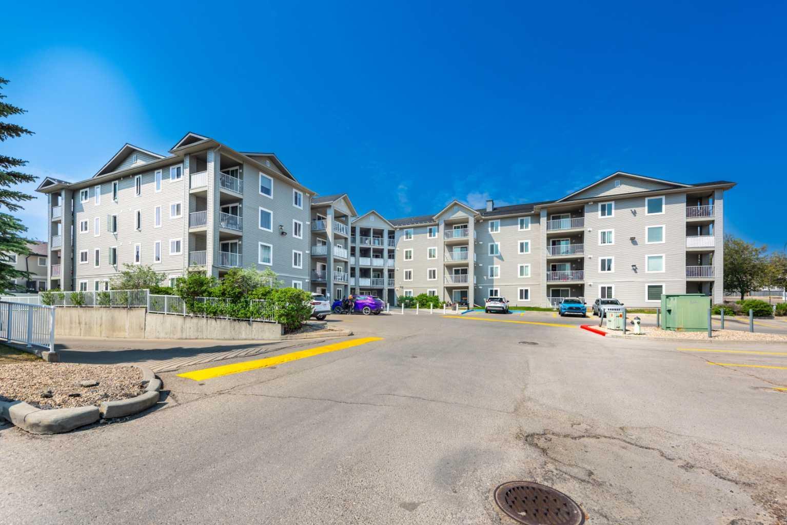 Photo de la propriété: 604 8 Street SW 1403 AB T4B 2W4