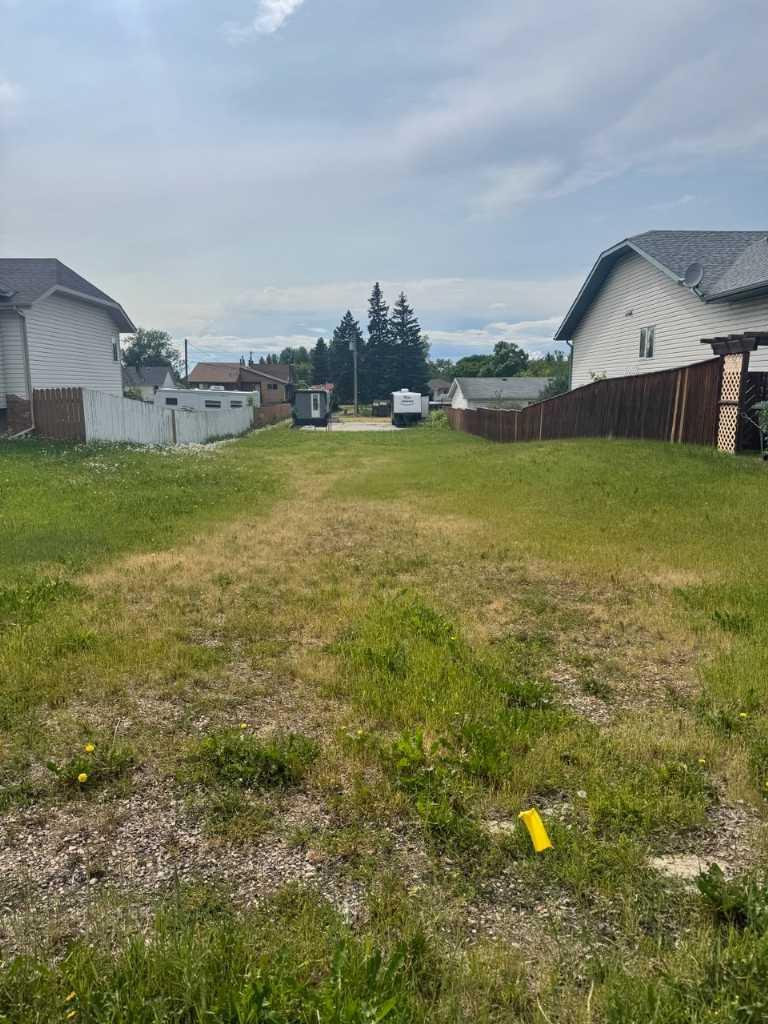 Photo de la propriété: 3914 45A Street AB T4J 1B6